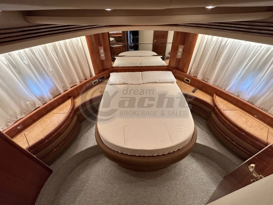 Azimut 68 PLUS usado à venda