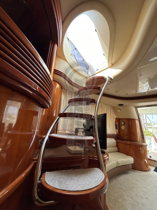 Azimut 68 PLUS usado à venda