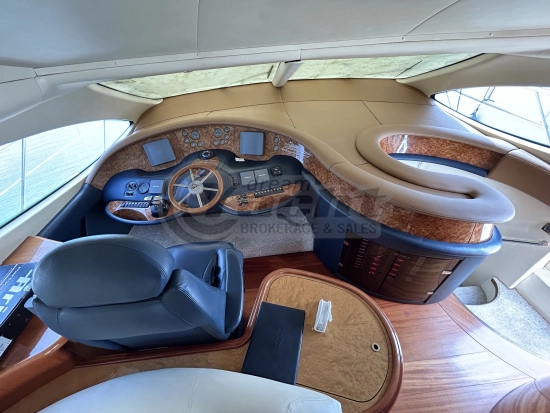 Azimut 68 PLUS usado à venda