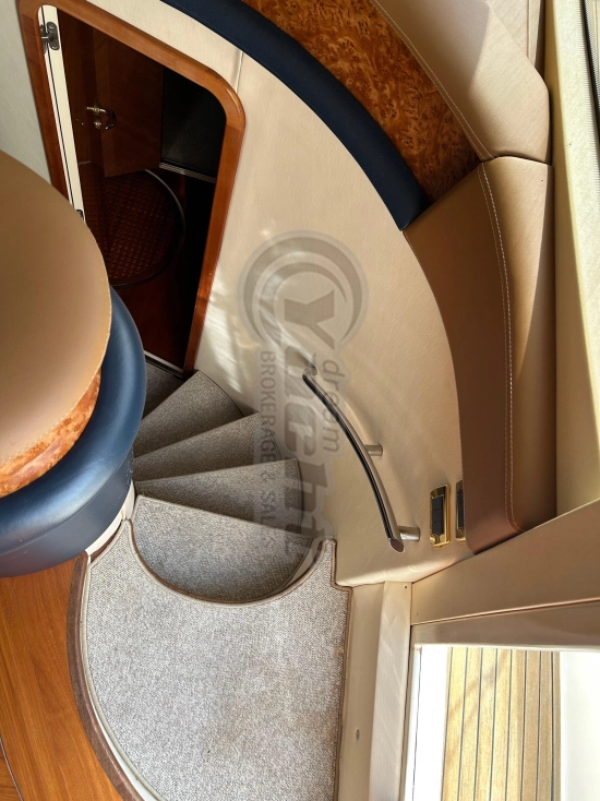Azimut 68 PLUS usado à venda