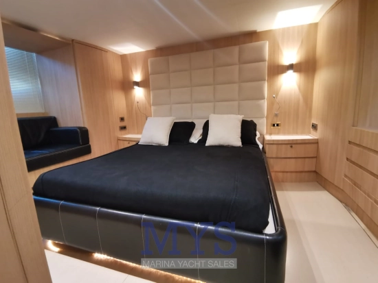 Uniesse 75 HT usata in vendita