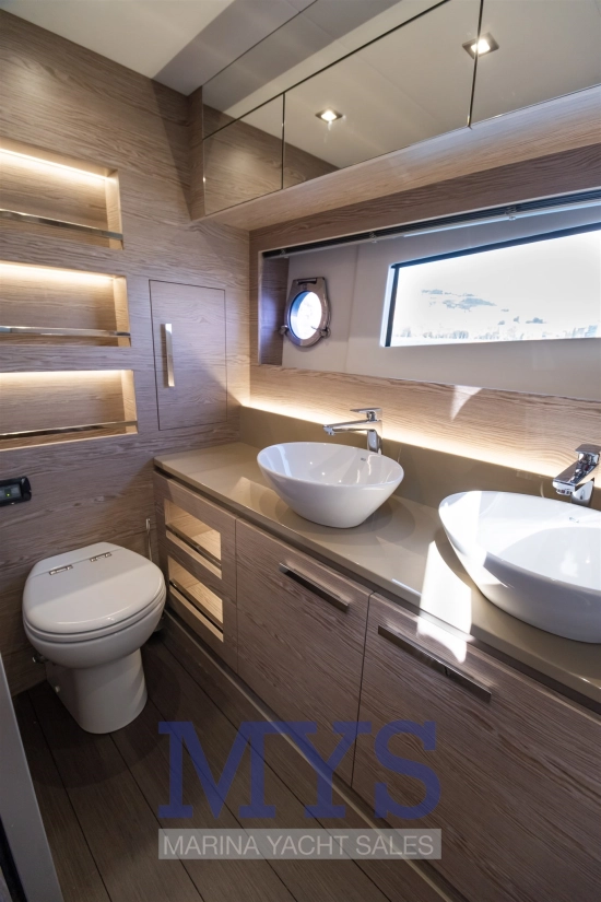 Cayman Yachts 60 HT usata in vendita