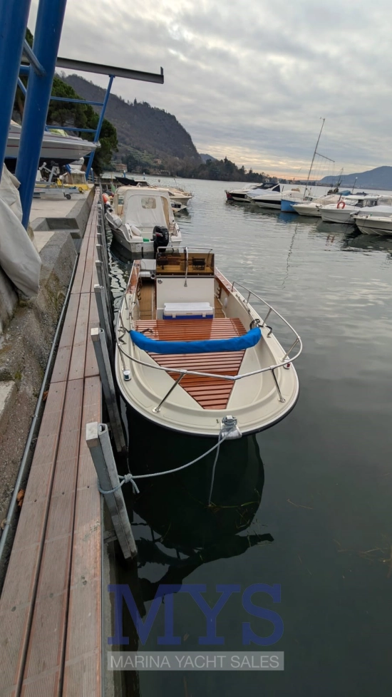 Boston Whaler 22 Outrage usado à venda