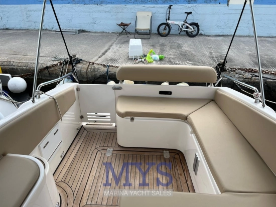 Mano Marine 25 Cruiser usado à venda
