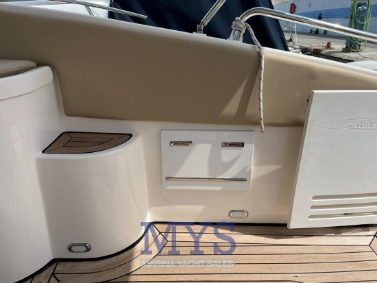 Mano Marine 25 Cruiser usado à venda