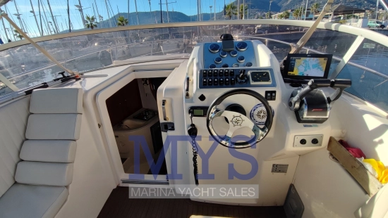 Mano Marine 26.50 Cabin Cruiser usata in vendita