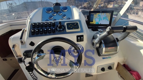Mano Marine 26.50 Cabin Cruiser usata in vendita