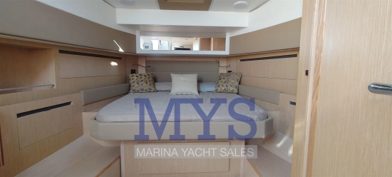 Cayman Yachts 400 WA usado à venda