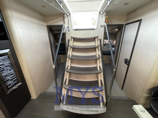Beneteau Oceanis YACHT 62 usata in vendita