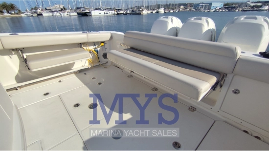 Boston Whaler 380 Outrage de segunda mano en venta