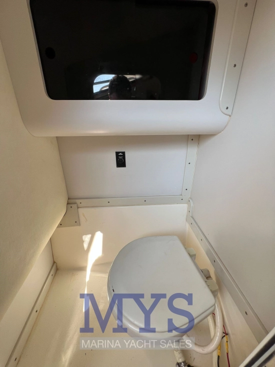 Mako Marine 295 usata in vendita