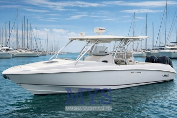 Boston Whaler OUTRAGE 320 usado à venda