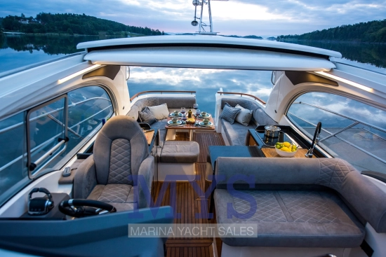 Marex 360 Cabriolet Cruiser usado à venda