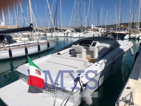 Magnum Marine 40 usata in vendita