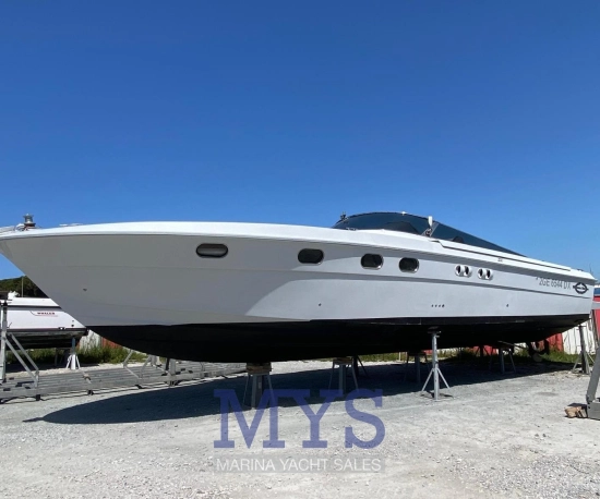 Magnum Marine 40 usata in vendita