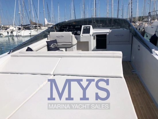 Magnum Marine 40 usata in vendita