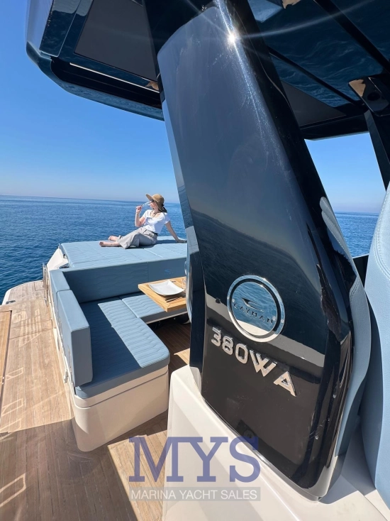 Cayman Yachts 380 WA usado à venda