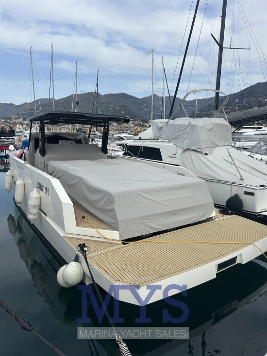 De Antonio D42 Open usado à venda