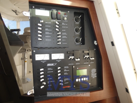 Boston Whaler 345 CONQUEST usata in vendita