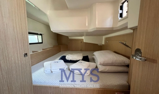 Bavaria Yachts C42 usado à venda