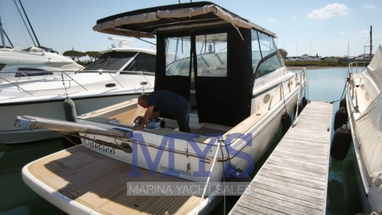 Cayman Yachts 38 WA usado à venda