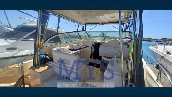 Cayman Yachts 38 WA usado à venda