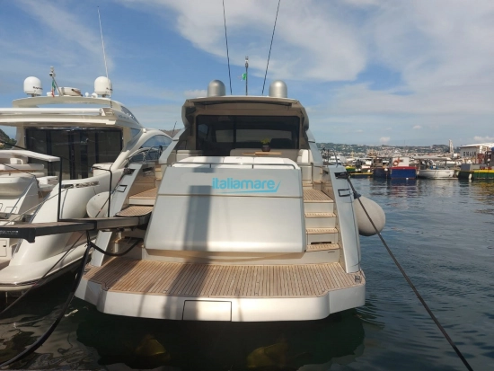 Pershing 64 usata in vendita