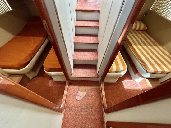 Ferretti 46 usado à venda