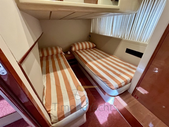 Ferretti 46 usado à venda