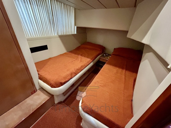 Ferretti 46 usado à venda