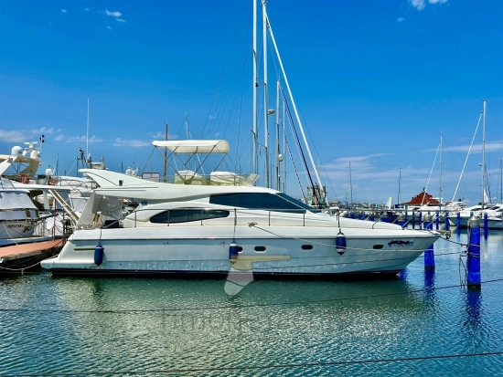 Ferretti 46 usado à venda