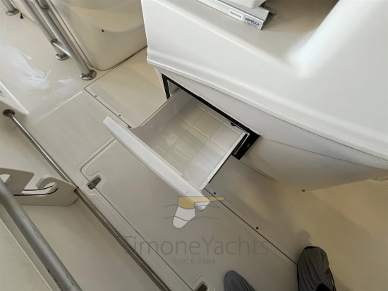 Boston Whaler OUTRAGE 320 de segunda mano en venta