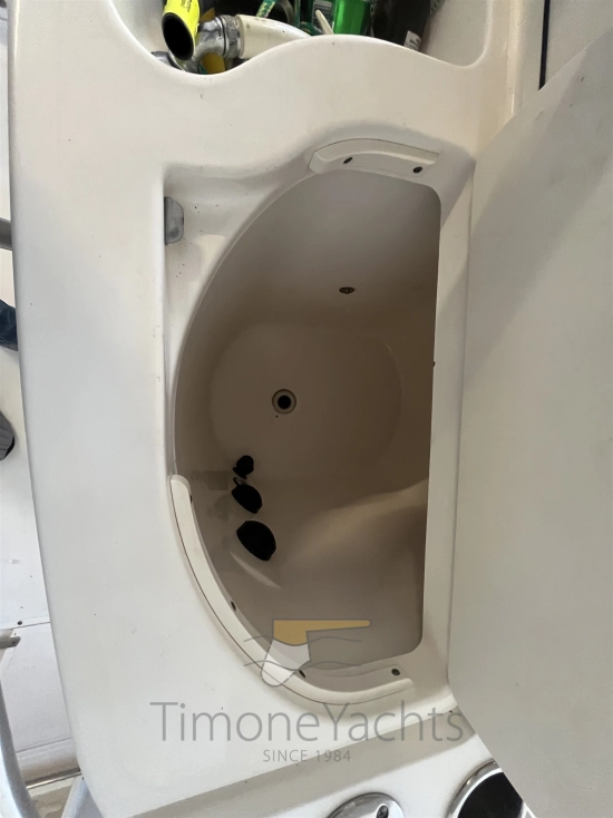 Boston Whaler OUTRAGE 320 de segunda mano en venta