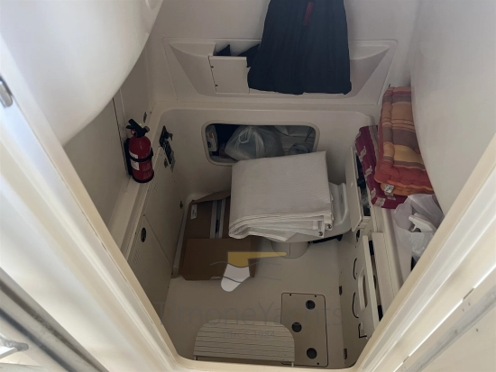 Boston Whaler OUTRAGE 320 de segunda mano en venta