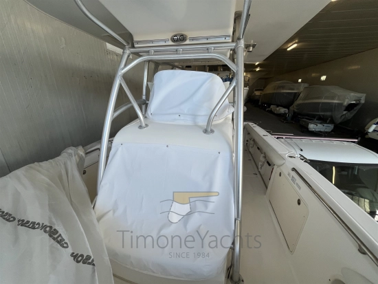 Boston Whaler OUTRAGE 320 de segunda mano en venta