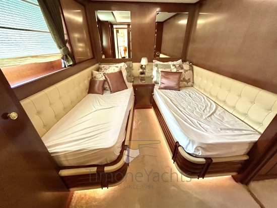 Benetti Delfino 93 usado à venda
