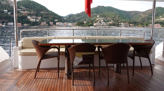 Benetti Delfino 93 usado à venda