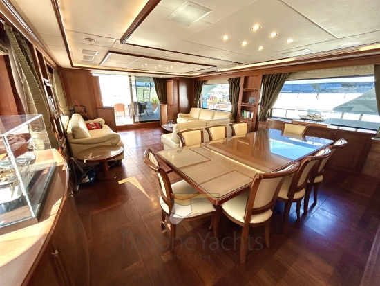 Benetti Delfino 93 usado à venda