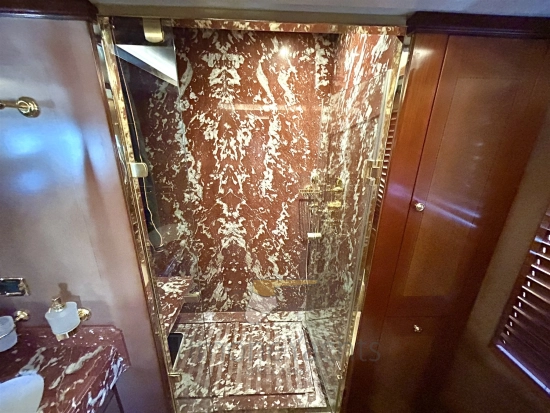 Benetti Delfino 93 usado à venda
