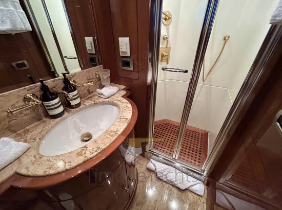 Benetti 85 Legend de segunda mano en venta
