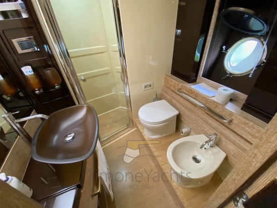 Azimut 64 fly usata in vendita