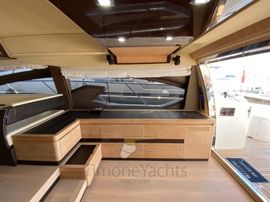 Azimut 64 fly usata in vendita