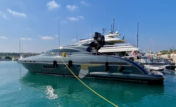 Overmarine Mangusta 92 usata in vendita