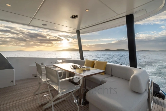 Azimut 68 flybridge usata in vendita