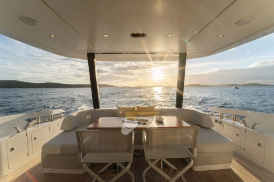 Azimut 68 flybridge usata in vendita