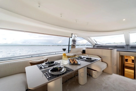 Azimut 68 flybridge usata in vendita