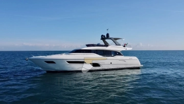 Ferretti 700 usata in vendita