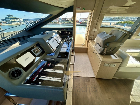 Ferretti 700 usata in vendita
