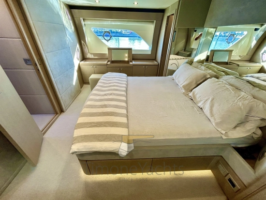 Ferretti 700 usata in vendita