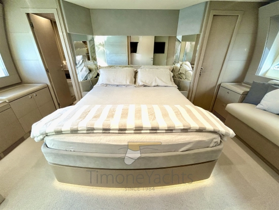 Ferretti 700 usata in vendita